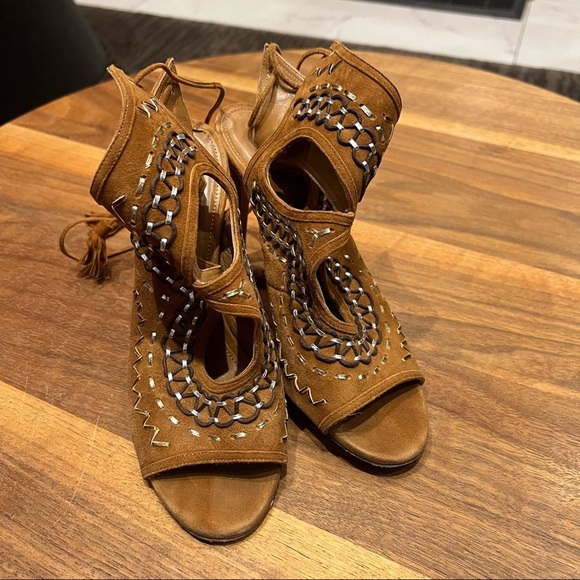 Aquazzura Folk Cutout Sandals - Picture 4 of 12